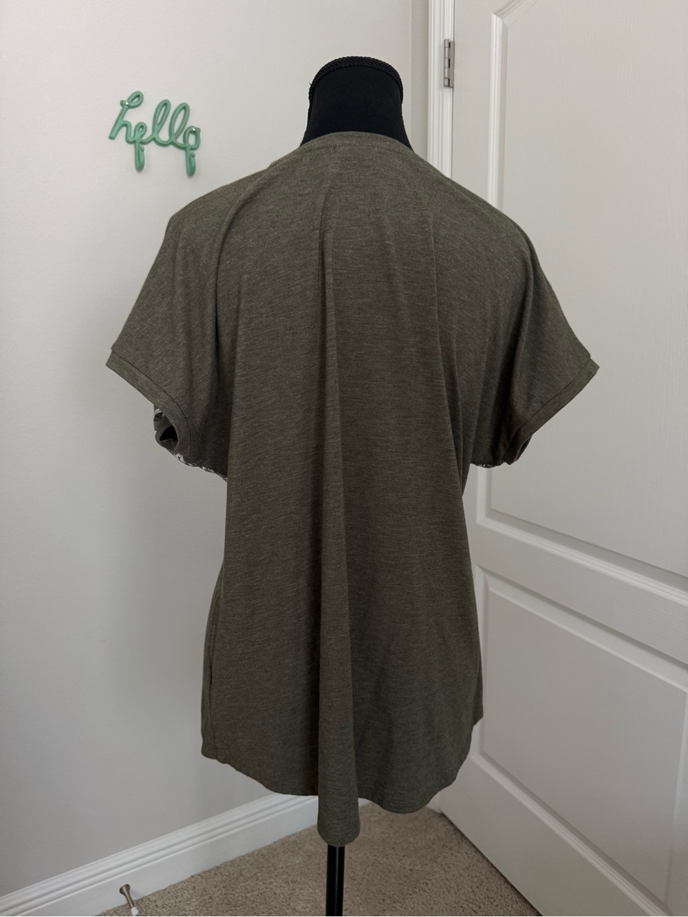 Apt9 Top - Picture 4 of 5